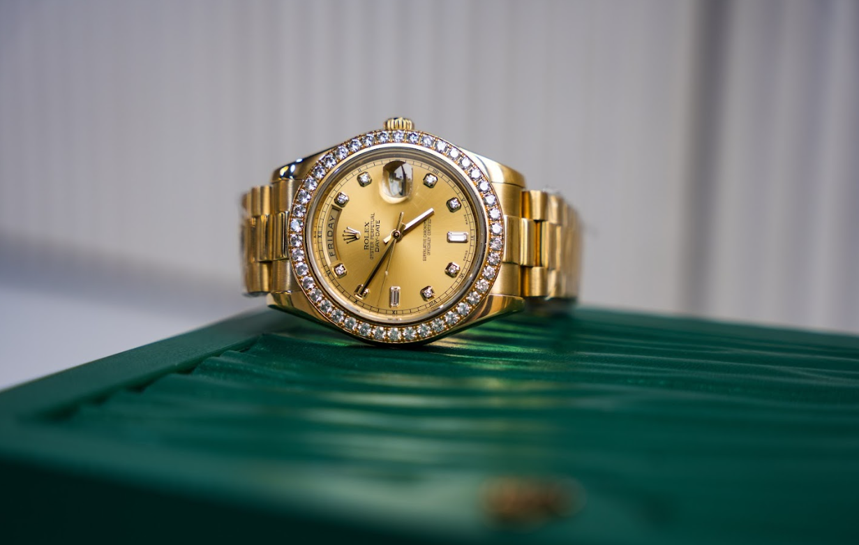 Day-Date II 218348 – 41mm 18K Yellow Gold – Champagne Baguette Diamond Dial