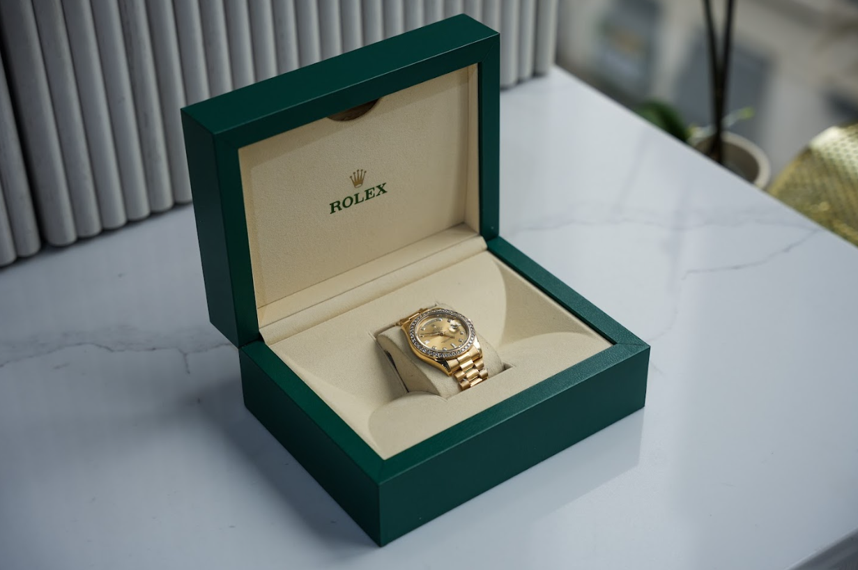 Day-Date II 218348 – 41mm 18K Yellow Gold – Champagne Baguette Diamond Dial