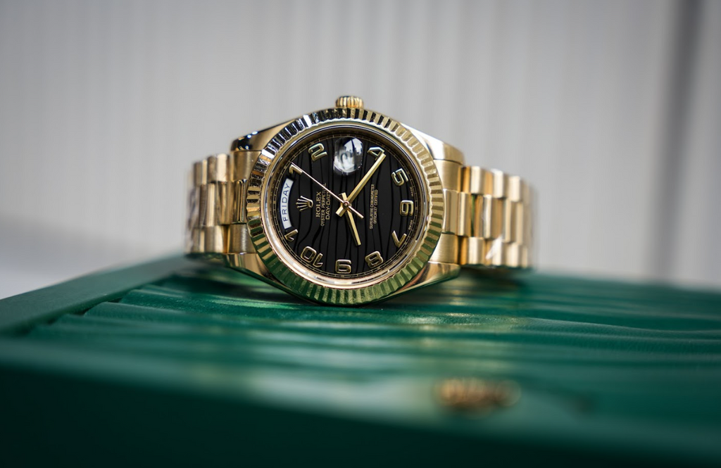 Day-Date II 218238 – 41mm 18K Yellow Gold – Black Dial – President Bracelet