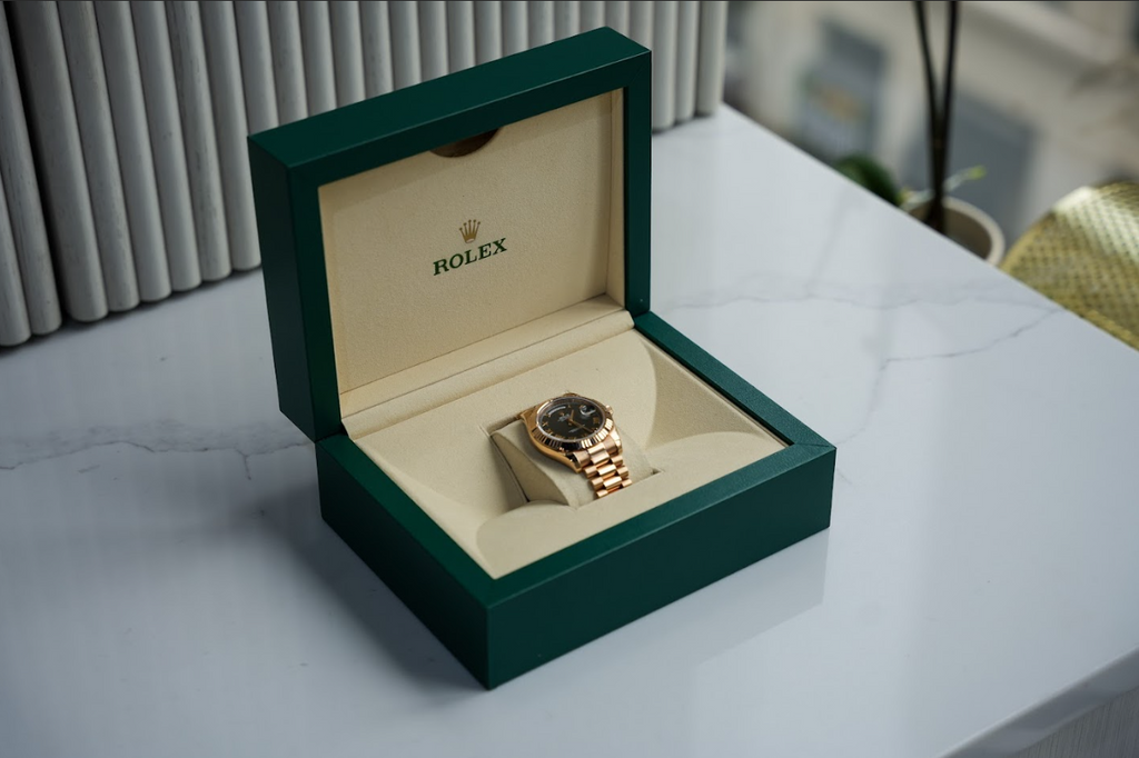 Day-Date II 218238 – 41mm 18K Yellow Gold – Black Dial – President Bracelet