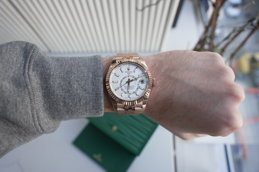 Sky-Dweller 42mm Everose Gold – White Dial – Ref. 336935 (Jubilee Bracelet)