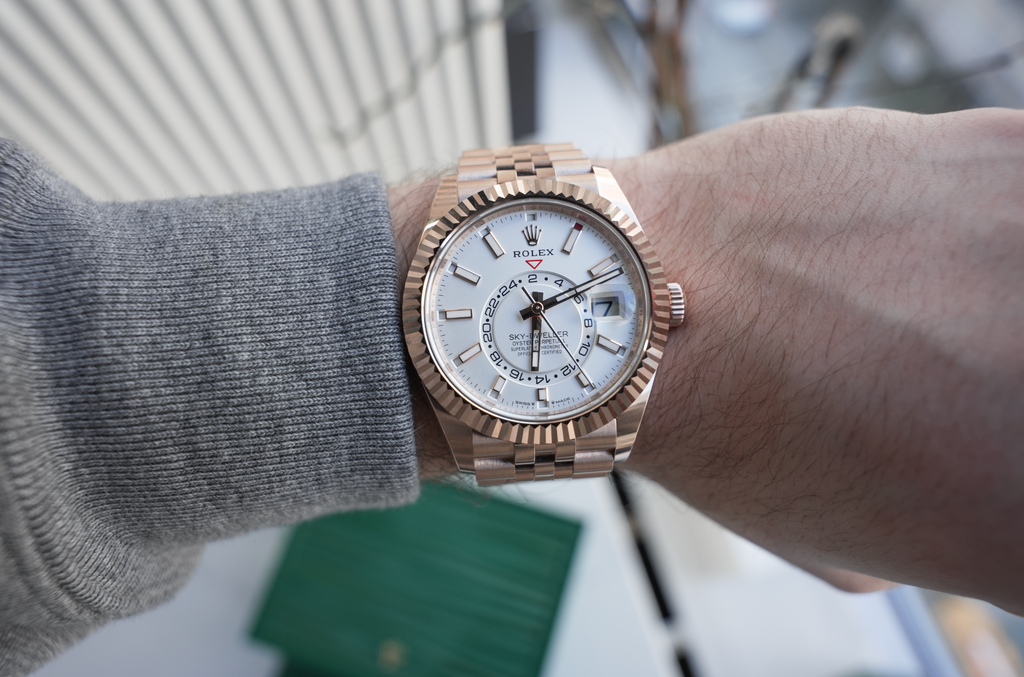 Sky-Dweller 42mm Everose Gold – White Dial – Ref. 336935 (Jubilee Bracelet)