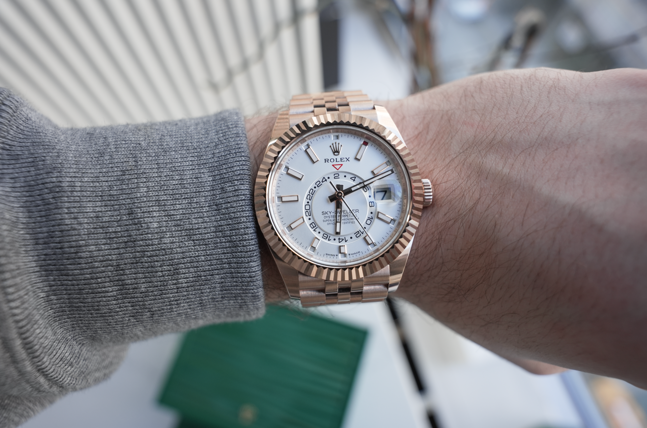 Sky-Dweller 42mm Everose Gold – White Dial – Ref. 336935 (Jubilee Bracelet)