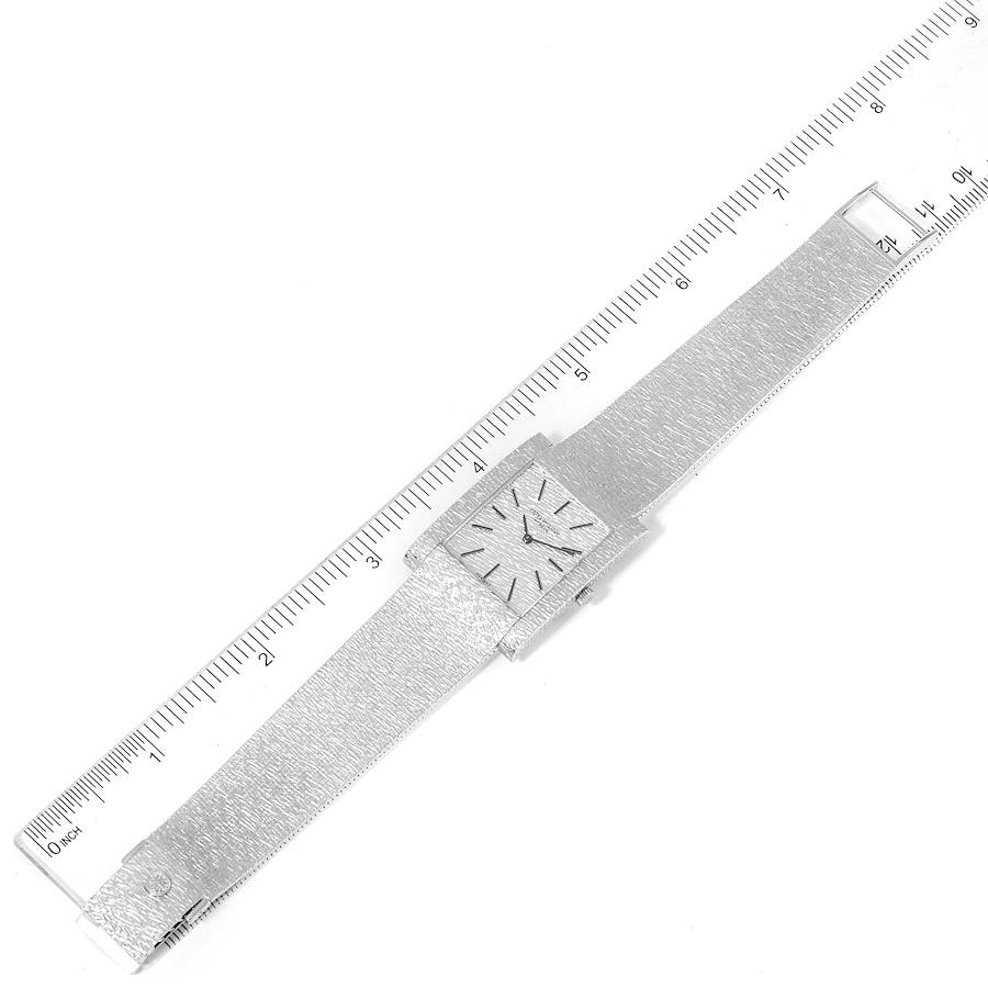 18k White Gold Textured Dial Vintage Mens Watch 3553